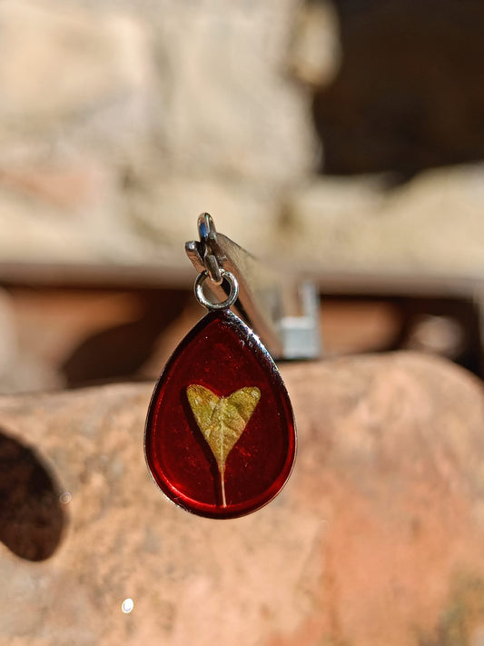 Ciondolo Cimelia Borsa del Pastore, argento e rosso