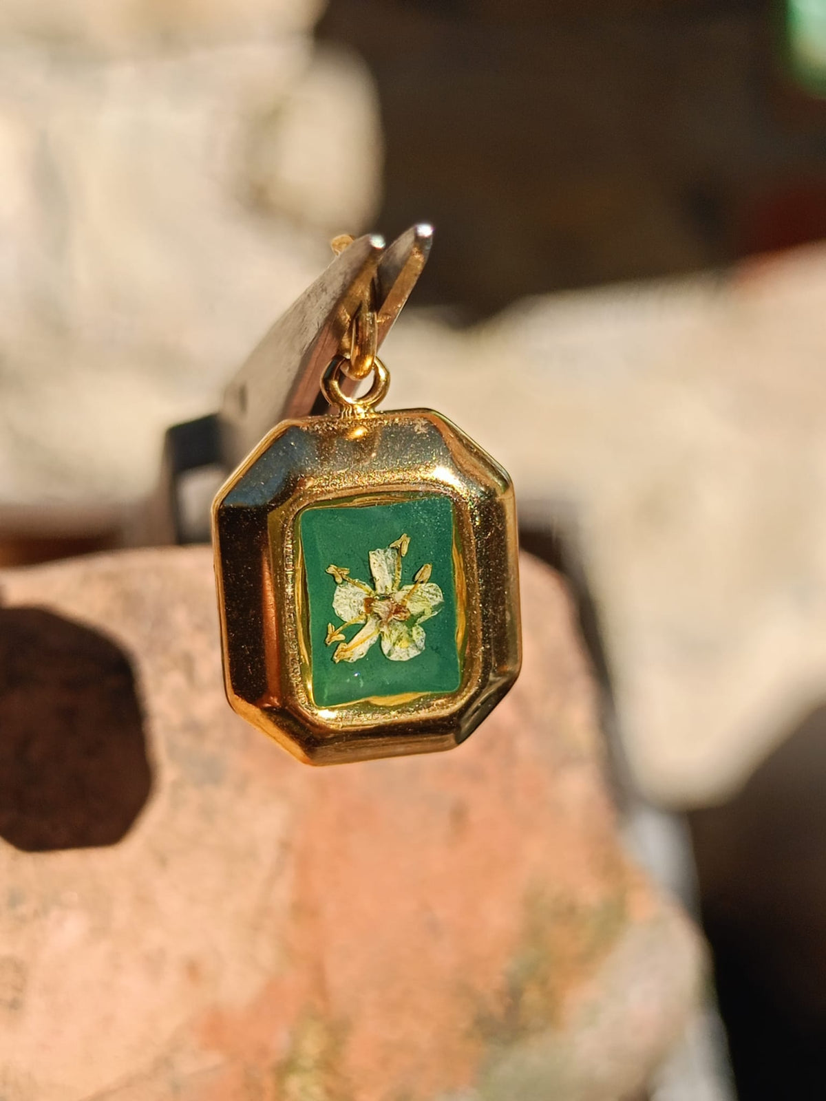 Ciondolo Cimelia Sambuco Rettangolo, oro e verde